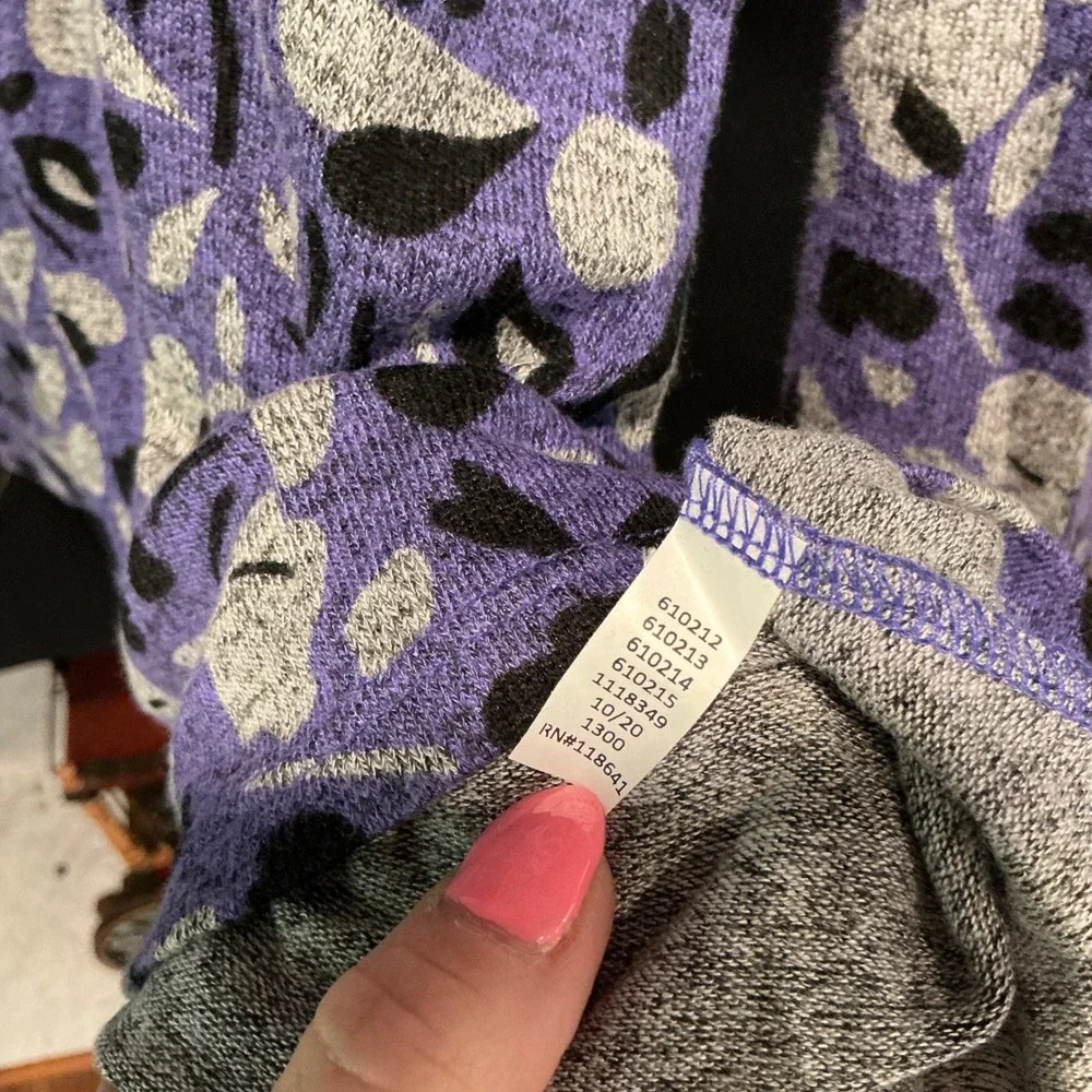 Lane Bryant Top Illusion Collection 22/24 Purple Abstract Twist Front V-Neck - Picture 5 of 9